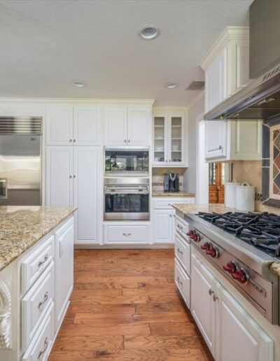 Kitchen - 26326 Woodlark Ln Valencia CA