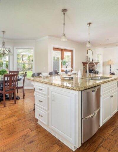 Kitchen - 26326 Woodlark Ln Valencia CA