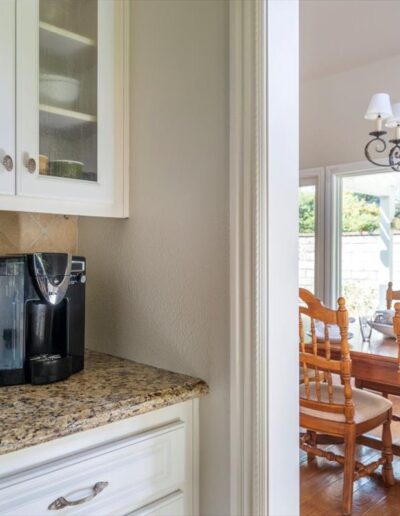 Kitchen - 26326 Woodlark Ln Valencia CA