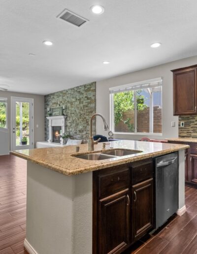 Kitchen - 28474 N Incline Ln Santa Clarita California for Sale by SCVHolly