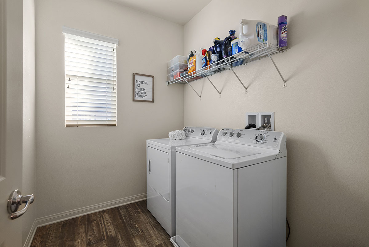 19537 Griffith Dr Laundry Room