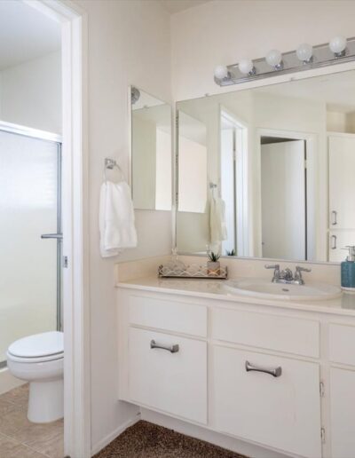 23709 Del Monte Dr - Bathroom - For Sale