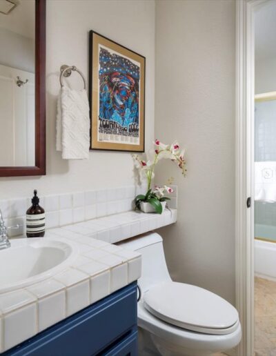 24059 Regents Park Cir Valencia CA For Sale - Bathroom