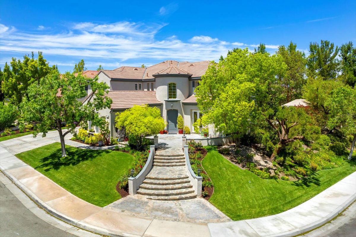 Exterior Front - 26815 Grey Pl Stevenson Ranch, CA (For Sale)