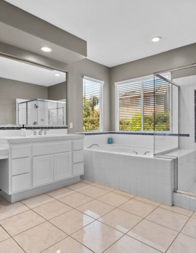 Master Bathroom - 28474 N Incline Ln Santa Clarita California for Sale by SCVHolly