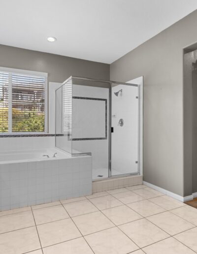 Master Bathroom - 28474 N Incline Ln Santa Clarita California for Sale by SCVHolly