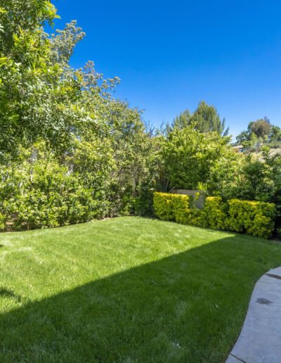 For Sale - 26905 Woodlands Dr Valencia CA - Side Yard